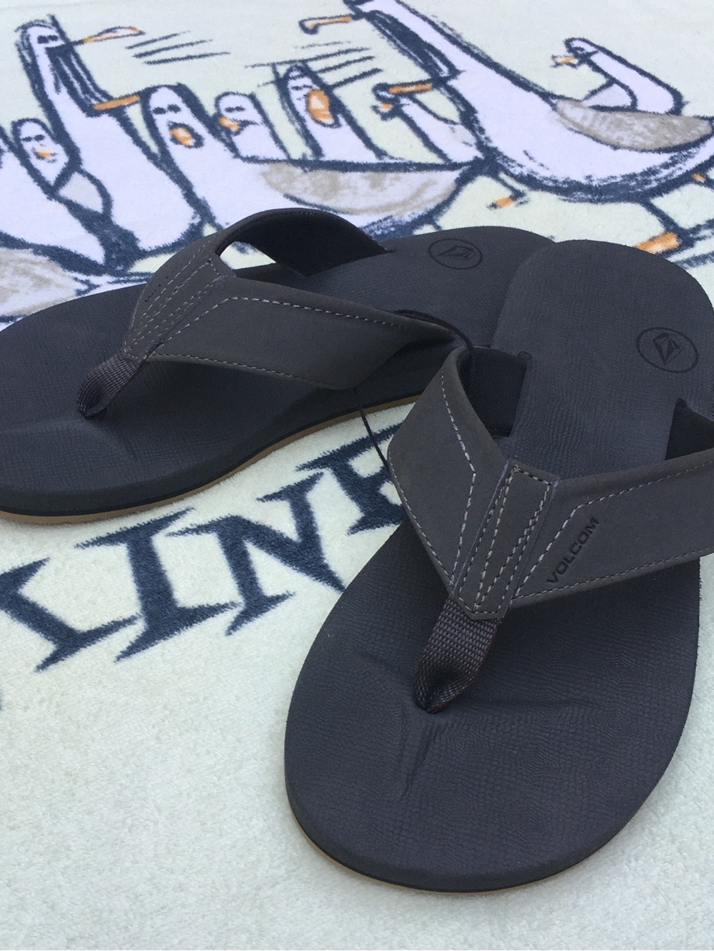 Volcom .• Victor Flip Flop Sandals in Grey Size 7 7.5 8
